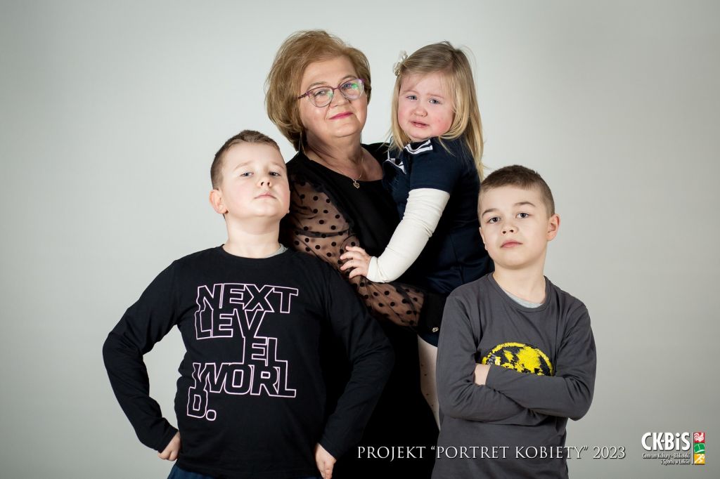 Portret_Kobiety_2023_001~0.jpg