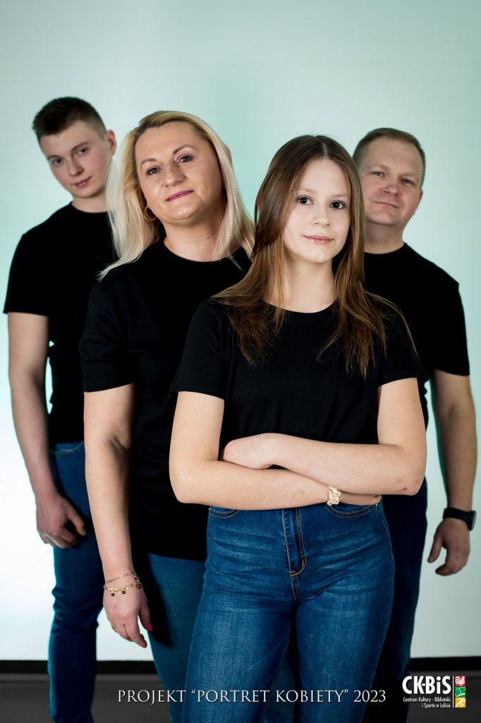 Portret_Kobiety_2023_012~0.jpg
